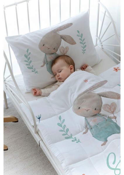 Organik Baskılı Bebek Boy (100X150) Yorgan Seti - For Baby Serisi - Salopetli Tavşan fiyatları