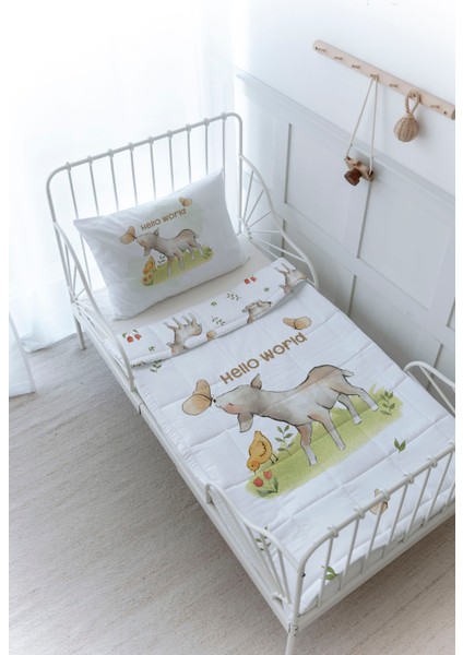 Organik Baskılı Bebek Boy (100X150) Yorgan Seti - Pure Baby Serisi - Kelebekle Oynayan Kuzu