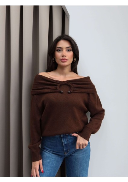 Açık Omuz Aksesuarlı Triko Kazak fiyatları