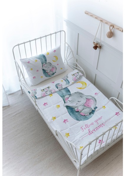 Organik Baskılı Bebek Boy (100X150) Yorgan Seti - For Baby Serisi - Hortumda Uyuyan Pembe Fil
