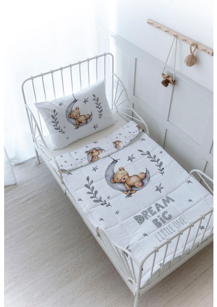 Organik Baskılı Bebek Boy (100X150) Yorgan Seti - For Baby Serisi - Ayda Uyuyan Ayı
