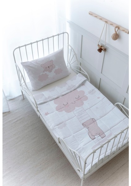 Organik Baskılı Bebek Boy (100X150) Yorgan Seti - Pure Baby Serisi - Buluta Tırmanan Ayıcık