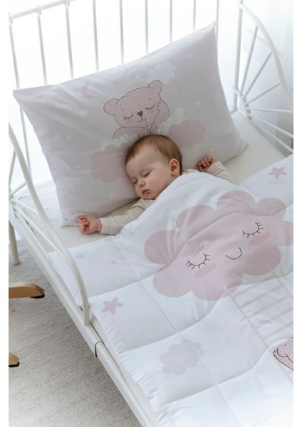 Organik Baskılı Bebek Boy (100X150) Yorgan Seti - Pure Baby Serisi - Buluta Tırmanan Ayıcık fiyatları