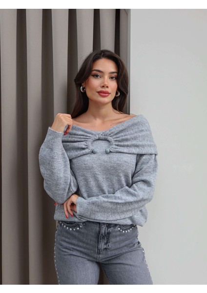 Açık Omuz Aksesuarlı Triko Kazak fiyatları