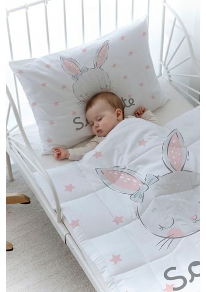 Organik Baskılı Bebek Boy (100X150) Yorgan Seti - For Baby Serisi - Pembe Kulaklı Tavşan fiyatları