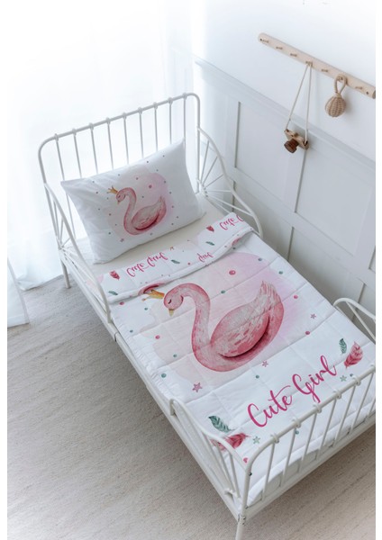 Organik Baskılı Bebek Boy (100X150) Yorgan Seti - For Baby Serisi - Pembe Zeminli Kuğu