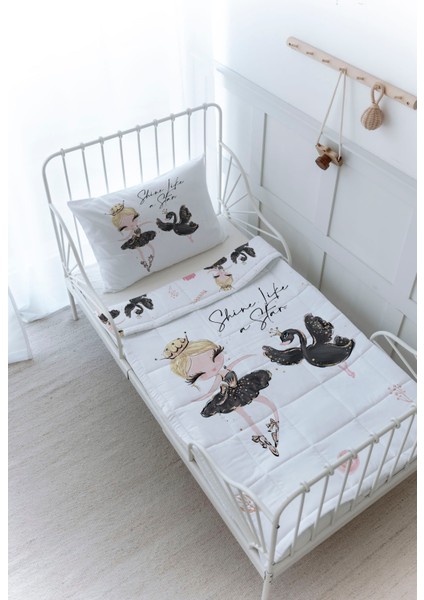Organik Baskılı Bebek Boy (100X150) Yorgan Seti - For Baby Serisi - Siyah Tütülü Balerin ve Kuğu