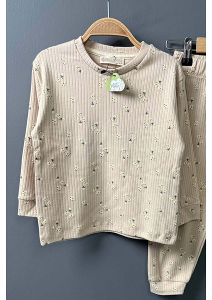 Kız Çocuk Üzeri Papatya Desenli Fitilli Krem Pijama Takımı fiyatları