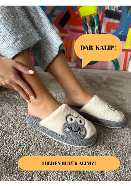 Kadın Sessiz Taban Yumuşak ve Hafif Kurbağa Desenli Peluş Ev Terliği