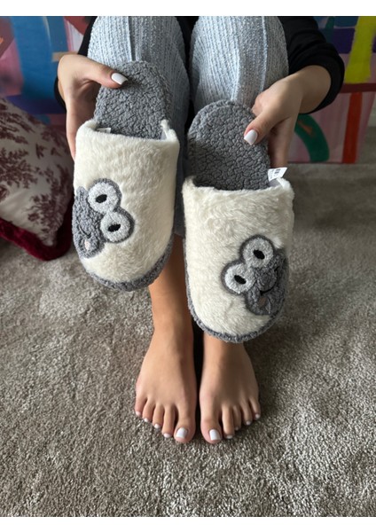 Kadın Sessiz Taban Yumuşak ve Hafif Kurbağa Desenli Peluş Ev Terliği fırsatları