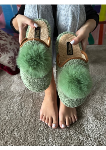 Kadın Sessiz Taban Yumuşak ve Hafif Ponpon Figürlü Peluş Ev Terliği fırsatları