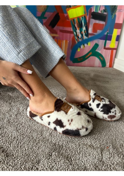 Kadın Sessiz Taban Yumuşak ve Hafif Benek Desenli Peluş Ev Terliği