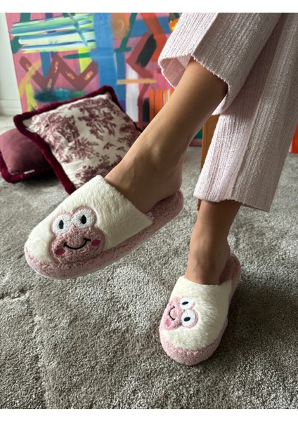 Kadın Sessiz Taban Yumuşak ve Hafif Kurbağa Desenli Peluş Ev Terliği modelleri