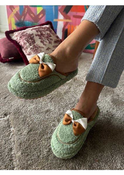 Kadın Sessiz Taban Yumuşak ve Hafif Kurdele Desenli Peluş Ev Terliği modelleri