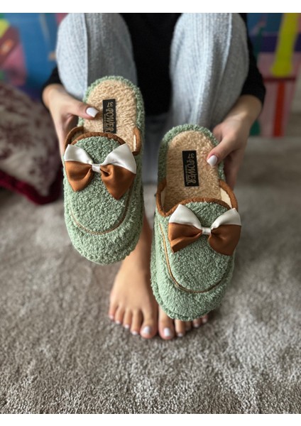 Kadın Sessiz Taban Yumuşak ve Hafif Kurdele Desenli Peluş Ev Terliği fırsatları