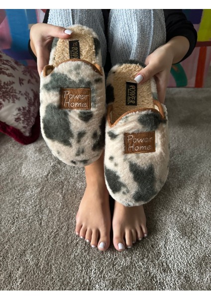 Kadın Sessiz Taban Yumuşak ve Hafif Benek Desenli Peluş Ev Terliği fırsatları