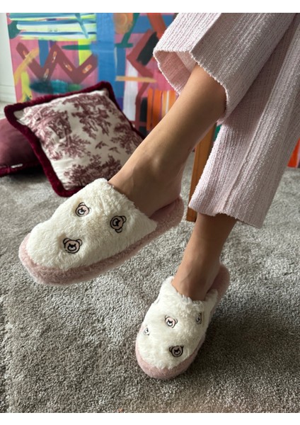 Kadın Sessiz Taban Yumuşak ve Hafif Ayıcık Desenli Peluş Ev Terliği modelleri