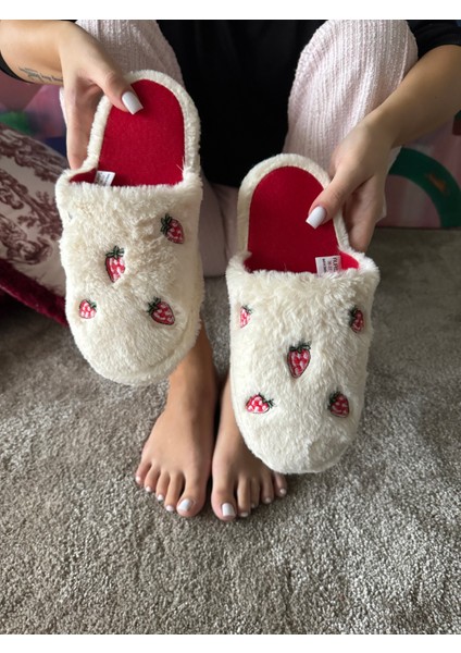 Kadın Sessiz Taban Yumuşak ve Hafif Çilek Desen Peluş Ev Terliği fırsatları