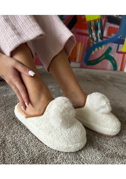 Kadın Sessiz Taban Yumuşak ve Hafif Ponpon Figürlü Peluş Ev Terliği