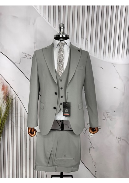 Slim Fit Çift Düğme Yelekli Takım Elbise