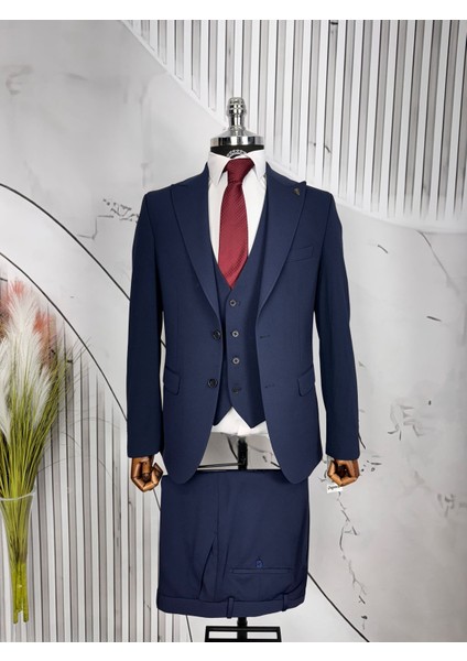 Slim Fit Çift Düğme Yelekli Takım Elbise