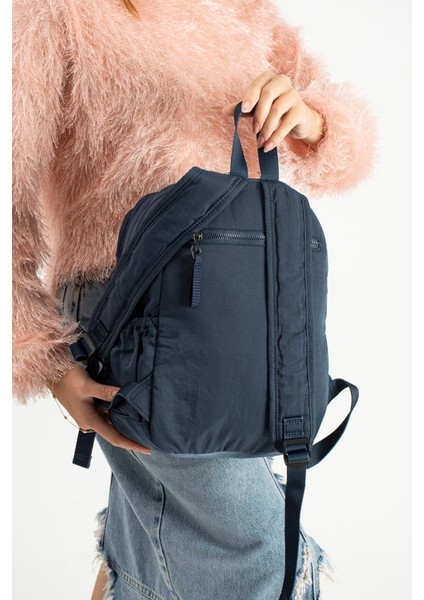 Yumuşak Dokulu Ultra Hafif, Esnek ve Su Geçirmez Polyamid Kumaş sırt Çantası Lacivert model: (571-13-14A) modelleri