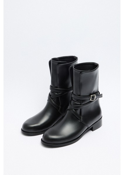 Bot 2513 - Çapraz Kemer Detaylı Siyah Kadın Bot fiyatları