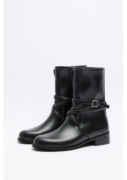 Bot 2513 - Çapraz Kemer Detaylı Siyah Kadın Bot modelleri