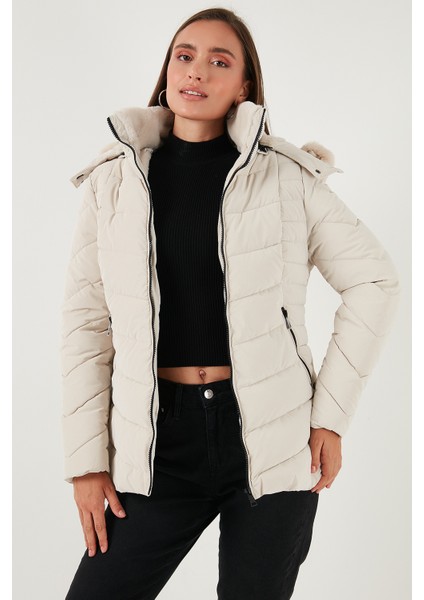 Kapitoneli Slim Fit Çıkarılabilir Kapüşonlu Mont Bayan Mont 497MARA modelleri