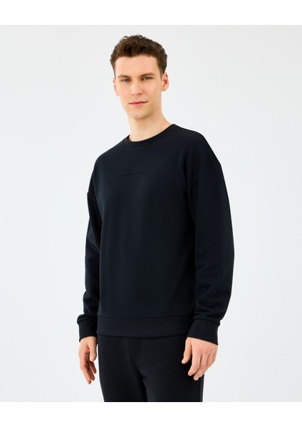 M Essential Crewneck Sweatshirt Erkek Siyah Sweatshirt S2610015-3817 fiyatları