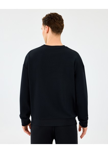 M Essential Crewneck Sweatshirt Erkek Siyah Sweatshirt S2610015-3817 modelleri