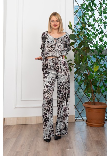 Desenli Önden Bağlamalı Bluz ve Beli Lastikli Boru Paça Pantolon Takım 1255 indirimleri