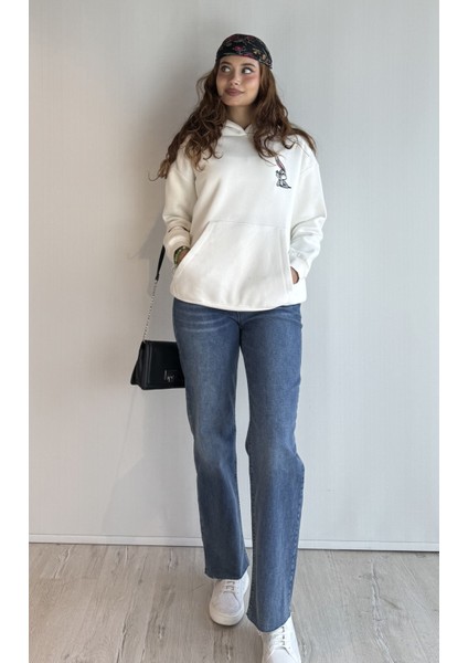 Kadın Kapüşonlu Baskı Detaylı Kanguru Cepli Oversize Sweatshirt fiyatları