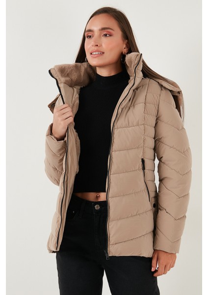 Kapitoneli Slim Fit Çıkarılabilir Kapüşonlu Mont Bayan Mont 497MARA