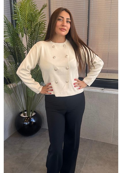 Kruvaze Düğmeli Ekru Triko Hırka