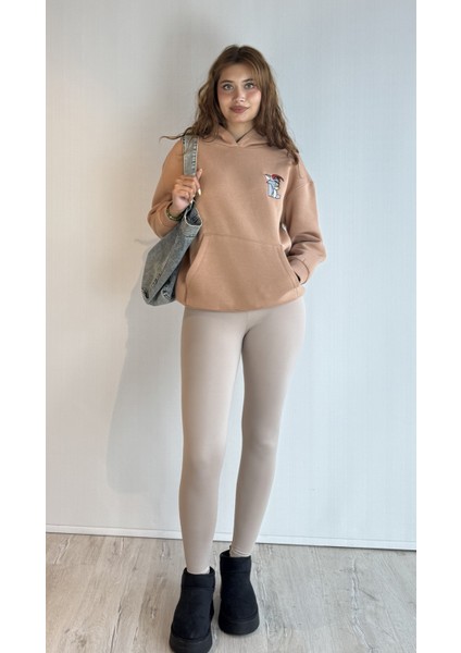 Kadın Kapüşonlu Baskı Detaylı Kanguru Cepli Oversize Sweatshirt fiyatları