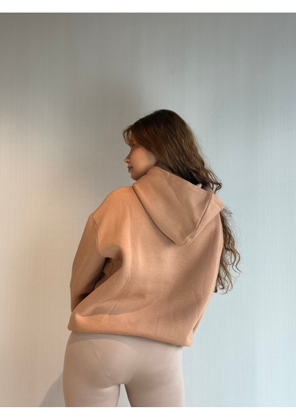 Kadın Kapüşonlu Baskı Detaylı Kanguru Cepli Oversize Sweatshirt