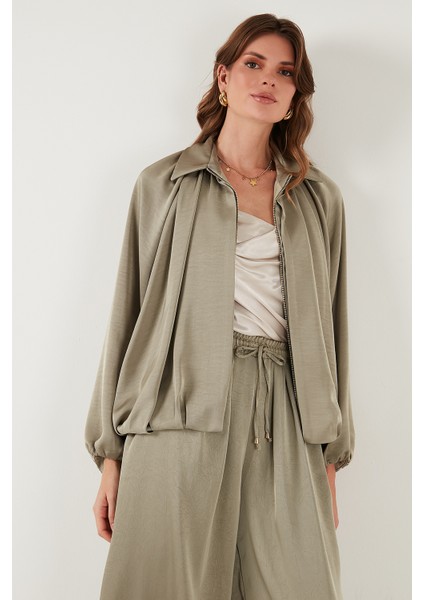 Oversize Klasik Yaka Yarasa Kol Fermuarlı Saten Ceket Bayan Ceket 6839584 fırsatları