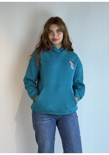 Kadın Kapüşonlu Baskı Detaylı Kanguru Cepli Oversize Sweatshirt
