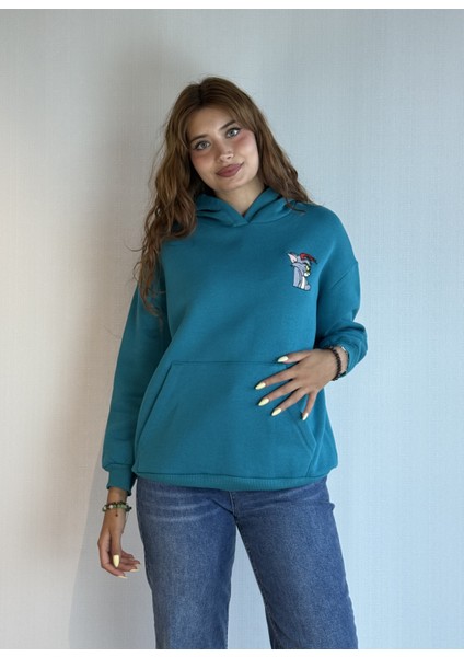 Kadın Kapüşonlu Baskı Detaylı Kanguru Cepli Oversize Sweatshirt indirimleri