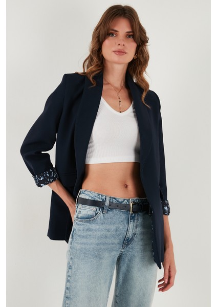 Regular Fit Klasik Yaka Desenli Astar Detaylı Blazer Ceket Bayan Ceket 6839227 fırsatları