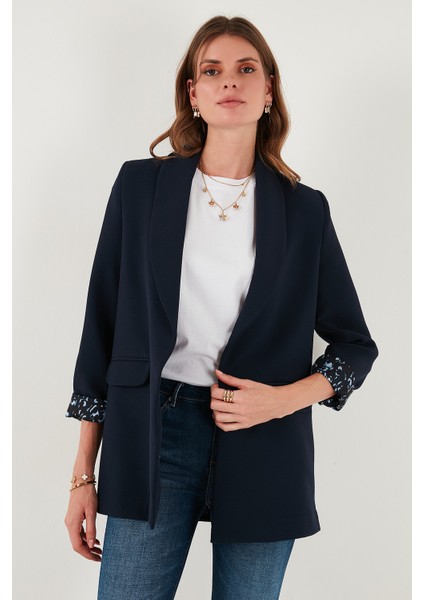 Regular Fit Klasik Yaka Desenli Astar Detaylı Blazer Ceket Bayan Ceket 6839227 indirimleri