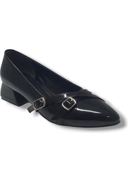 676-26 Rugan Deri Çift Tokalı Kare Topuk Kadın Ayakkabı