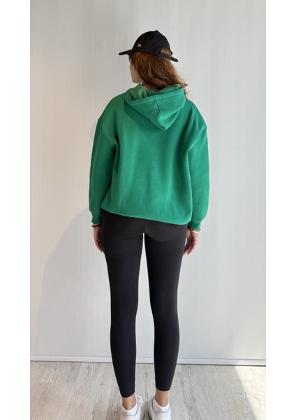 Kadın Kapüşonlu Baskı Detaylı Kanguru Cepli Oversize Sweatshirt indirimleri