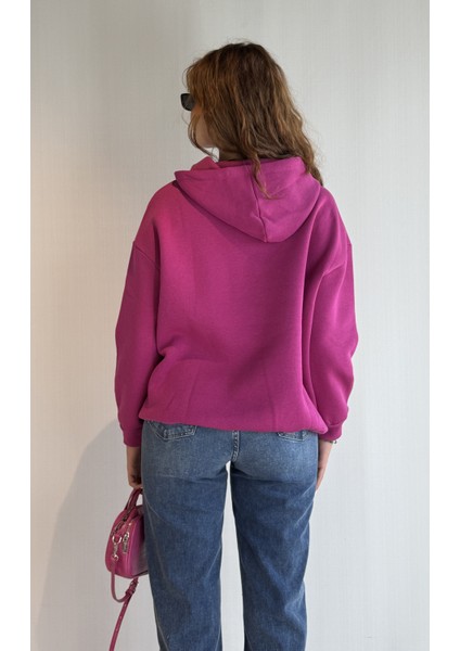 Kadın Kapüşonlu Baskı Detaylı Kanguru Cepli Oversize Sweatshirt indirimleri