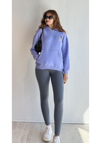 Kadın Kapüşonlu Baskı Detaylı Kanguru Cepli Oversize Sweatshirt indirimleri