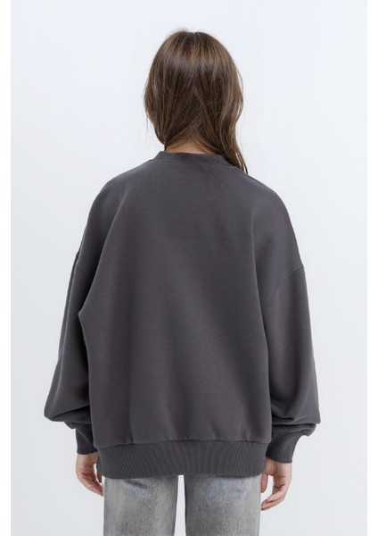 Kız Çocuk Oversize Geniş Kalıp Bisiklet Yaka Baskılı Sweatshirt D7054A824WN