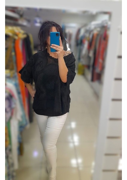 Italyan Siyah Renk Içi Ip Askılı File ve Aplike Detay Bluz