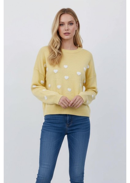 2337 Kalp Nakışlı Kısa Kazak Sarı