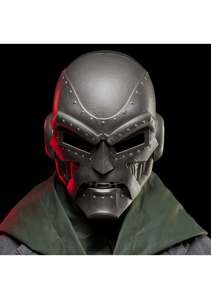 Legends Doctor Doom Roleplay Kask (Fantastic Four Comics)